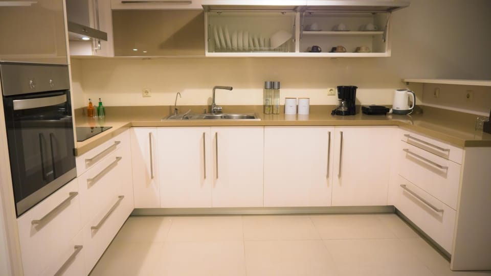 Coffee/tea facilities, Kitchen or kitchenette, On site