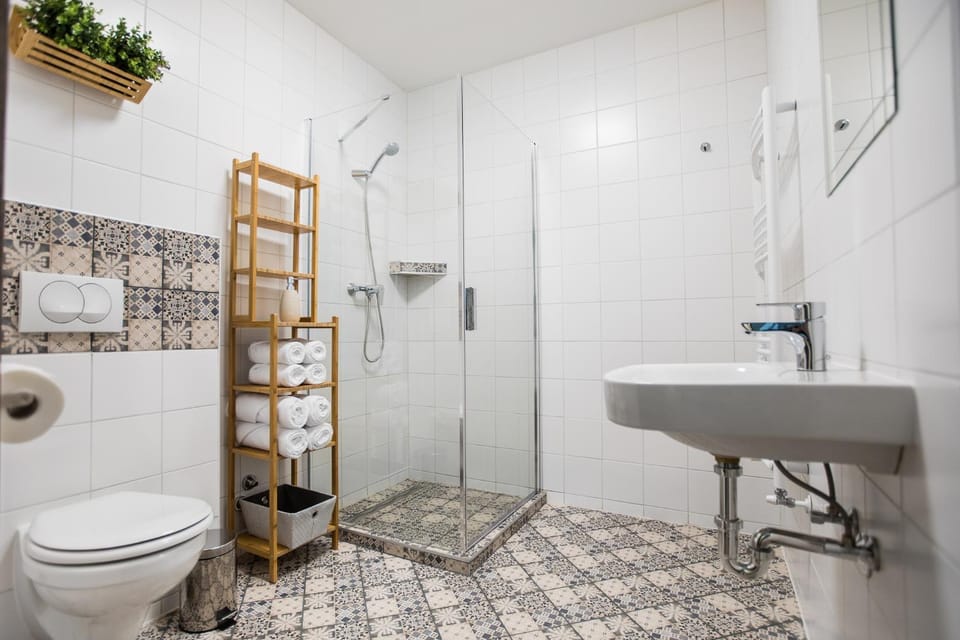 Shower, Toilet, Bathroom