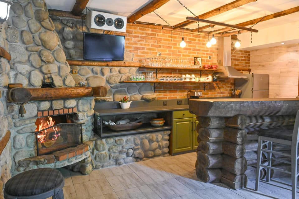 Kitchen or kitchenette, pet friendly, stove
