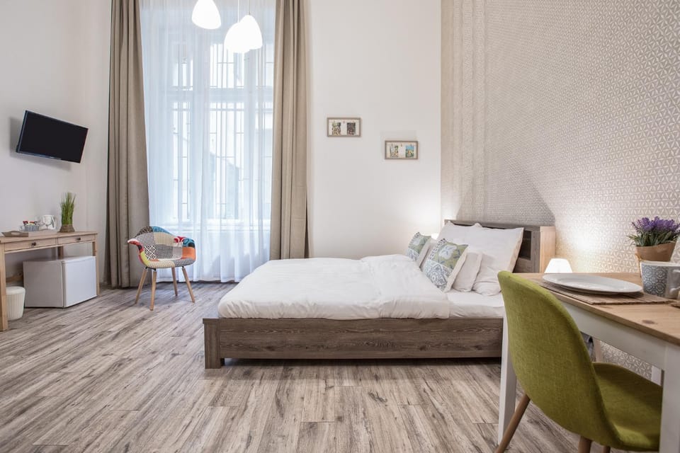 Bed, Photo of the whole room