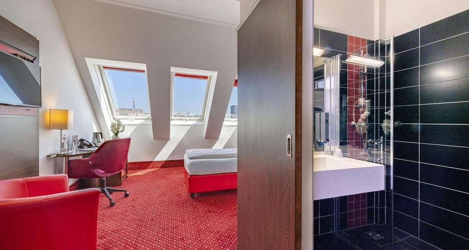 Bathroom, Photo of the whole room, Bedroom
