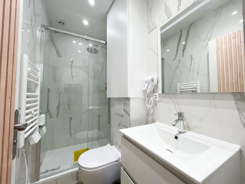 68 - The Rolling Stones Flat Apartment in Paris