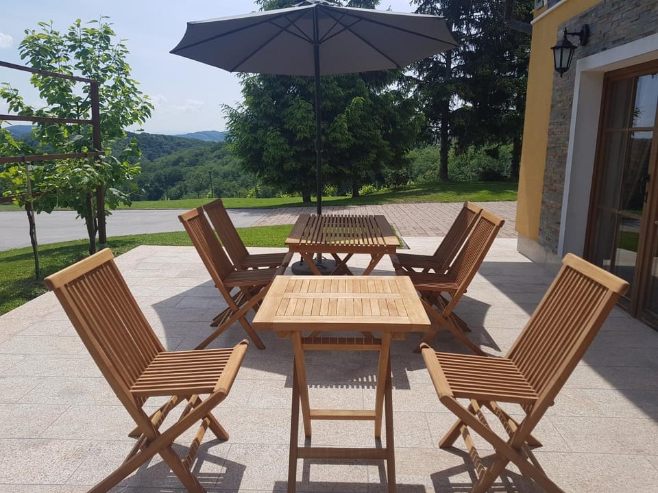 Garden, Dining area, Garden view, sunbed