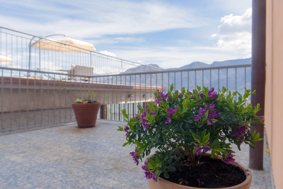 Natural landscape, Balcony/Terrace, Mountain view