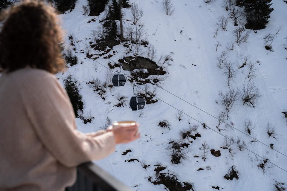 People, Natural landscape, Winter, Skiing, Skiing, View (from property/room), Mountain view