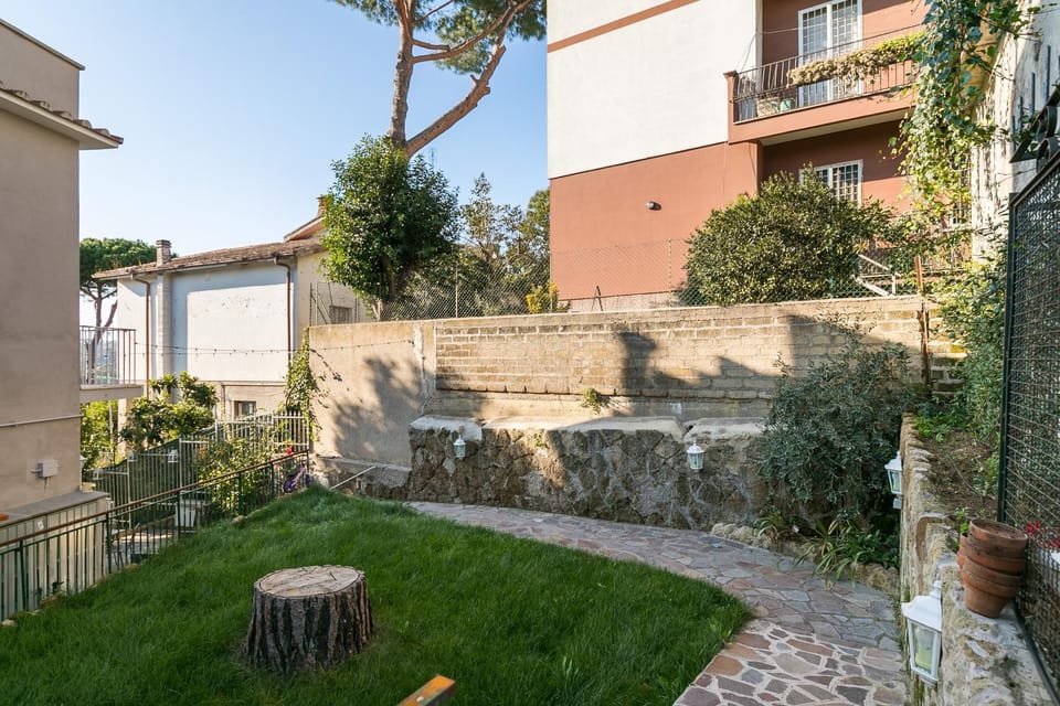 Property building, Facade/entrance, Garden