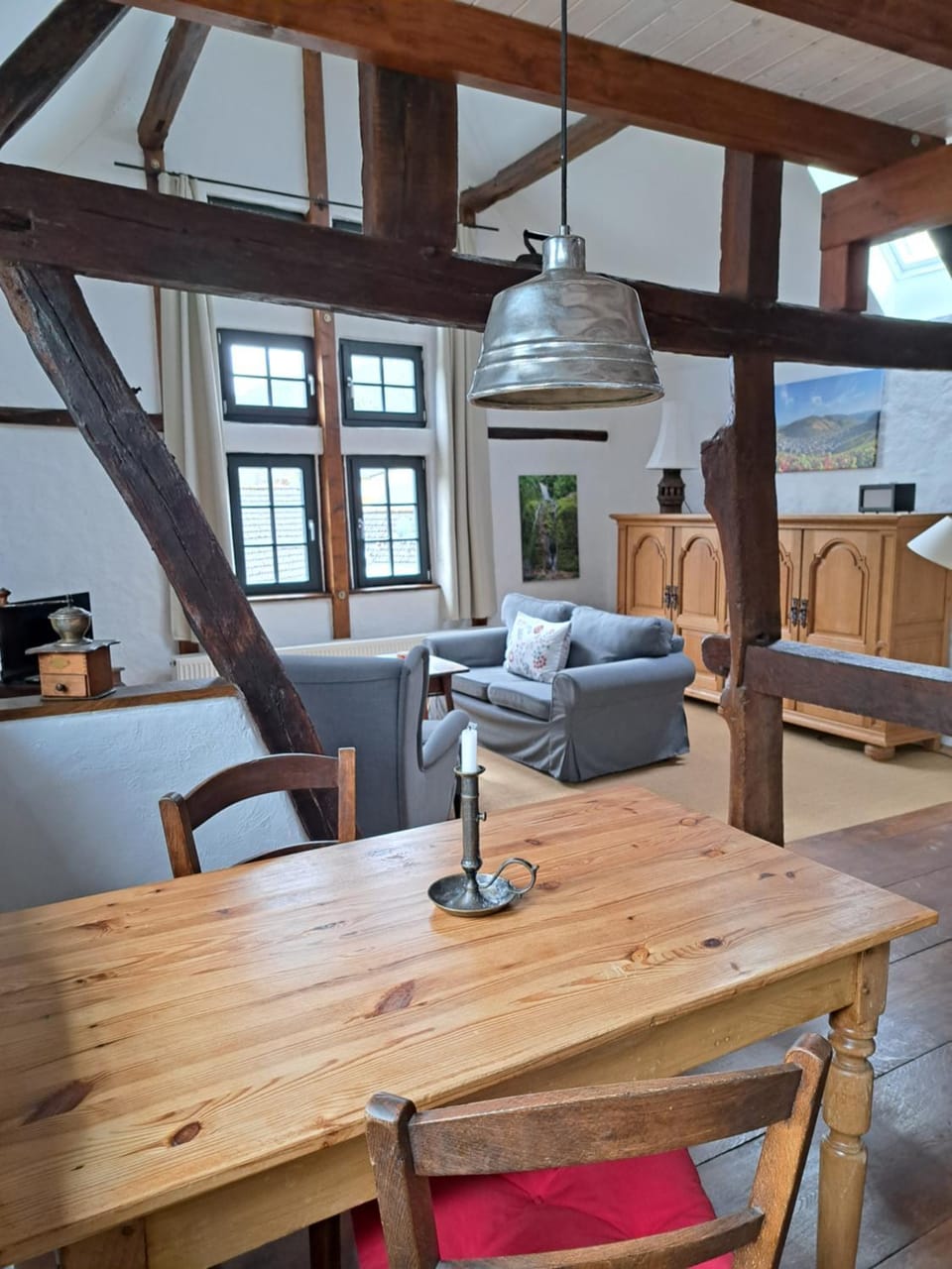 Photo of the whole room, Dining area