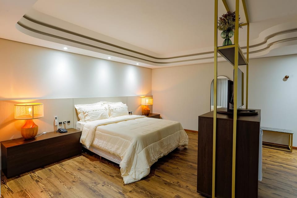 Bed, TV and multimedia, Decorative detail, Bedroom, furniture
