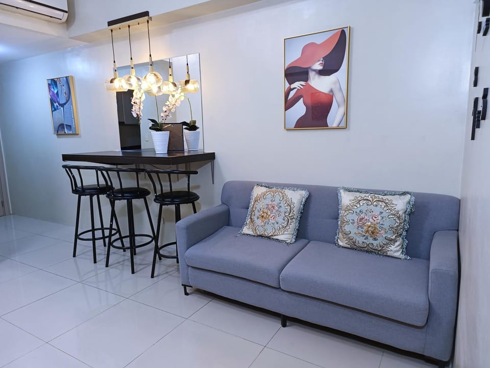 1BR and Studio Condo Unit @ 150 Newport near NAIA 3 Apartment in Pasay