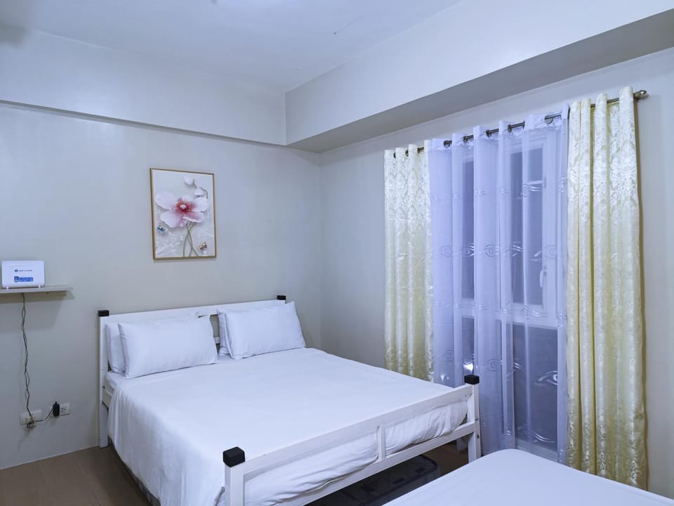 1BR and Studio Condo Unit @ 150 Newport near NAIA 3 Apartment in Pasay