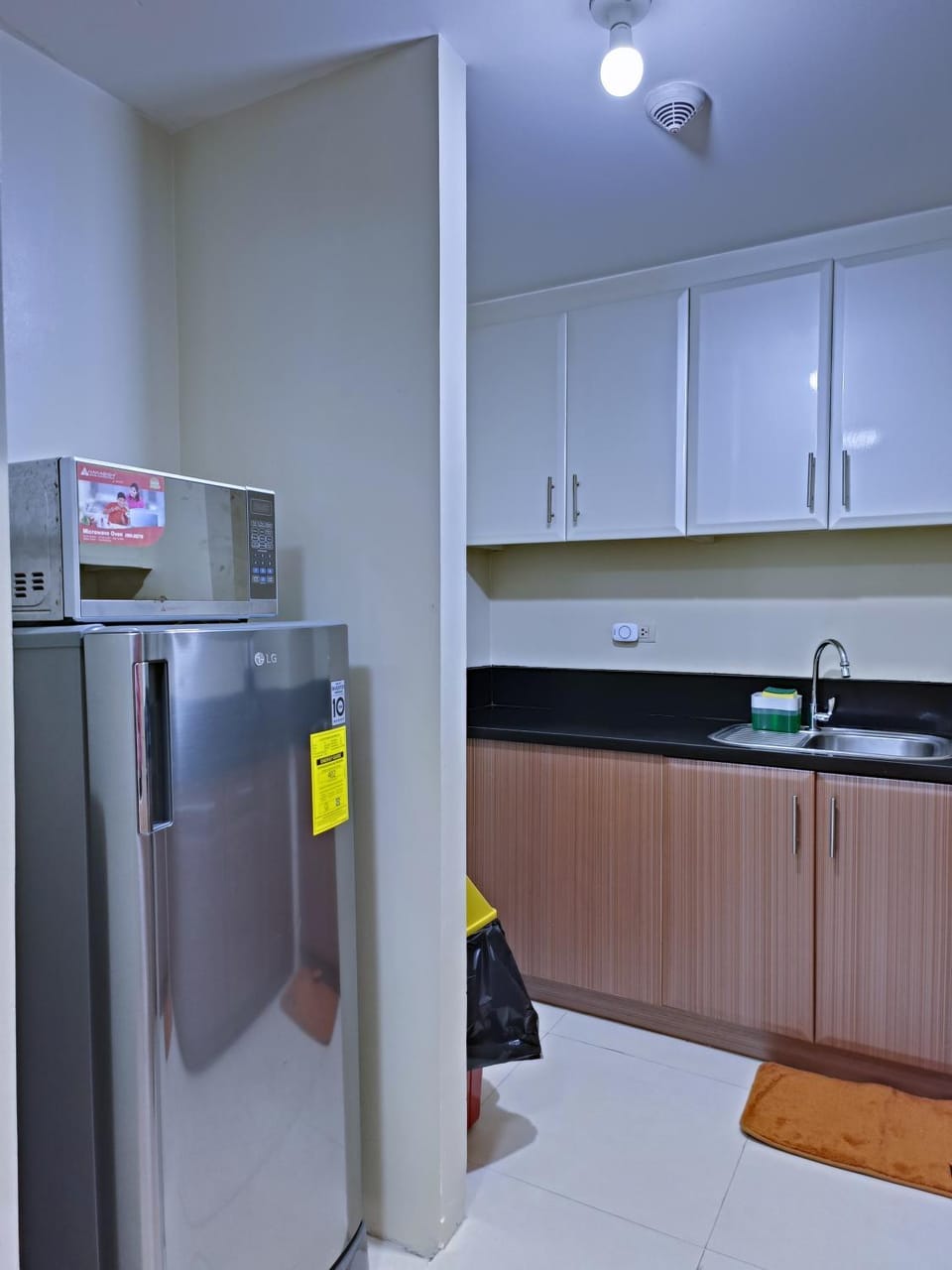 1BR and Studio Condo Unit @ 150 Newport near NAIA 3 Apartment in Pasay