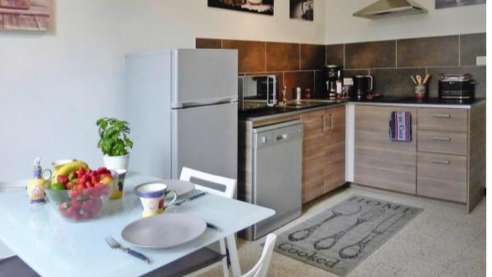 Duplex meublé face aux arènes d'ARLES Apartment in Arles