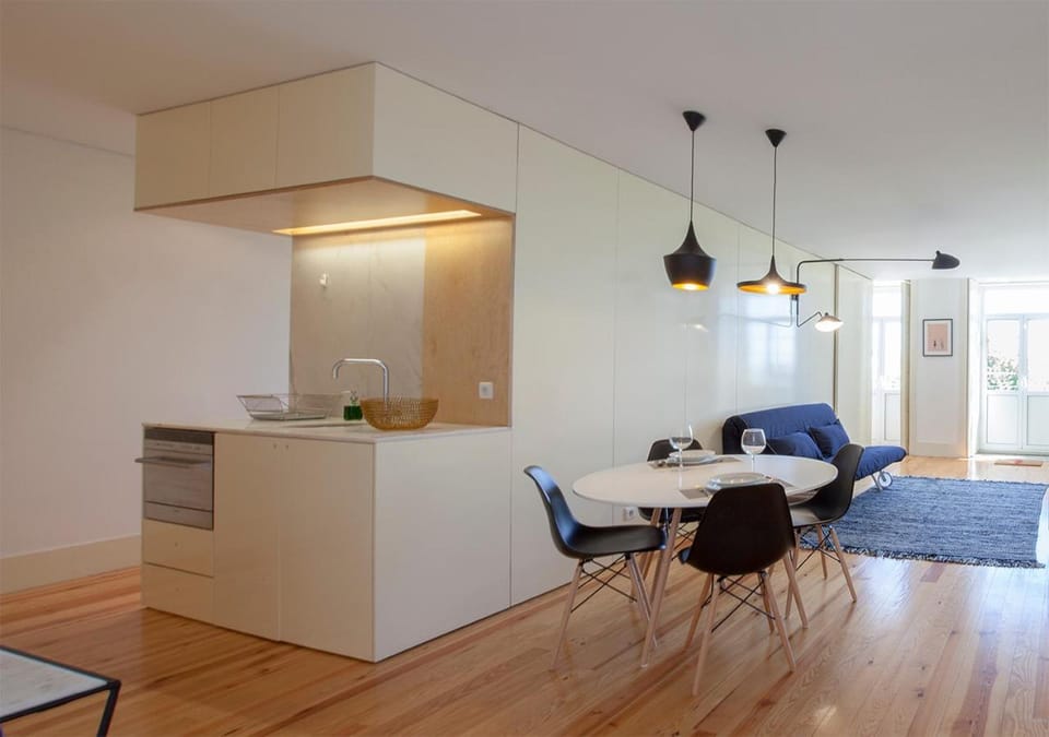 Coffee/tea facilities, Kitchen or kitchenette, Living room, Dining area