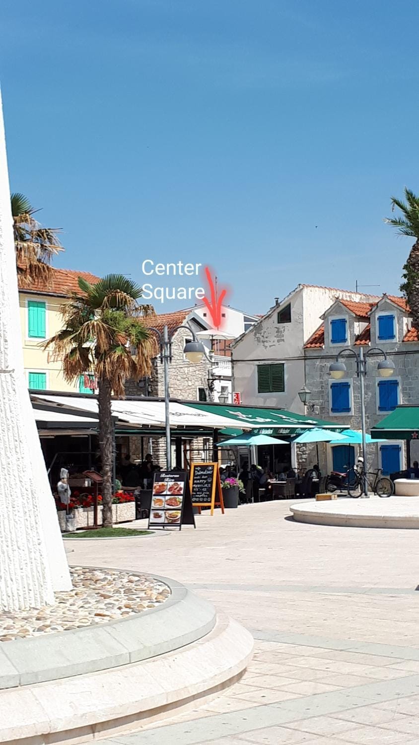 Neighbourhood, Street view