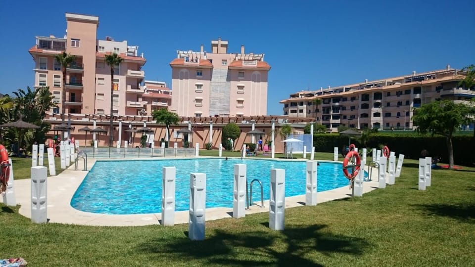Ático en La Noria, piscina privada en primera línea de playa. Apartment in San Luis de Sabinillas