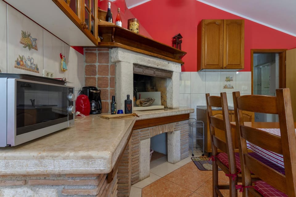 Kitchen or kitchenette, Dining area, minibar, pet friendly, toaster