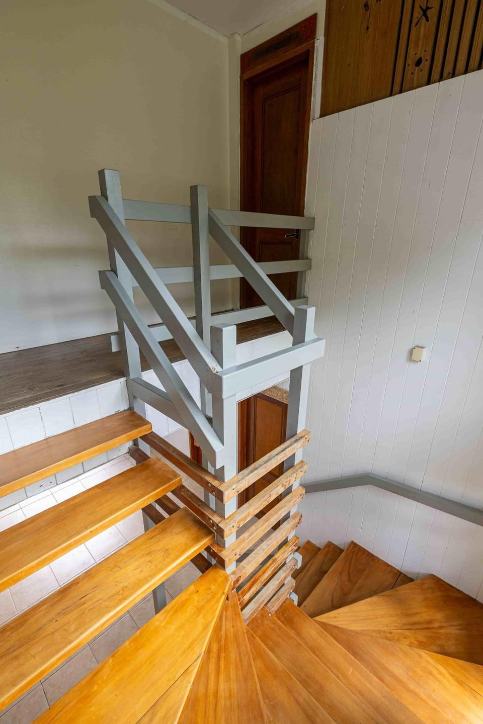 Beachouse Resort Hostel in Baravi