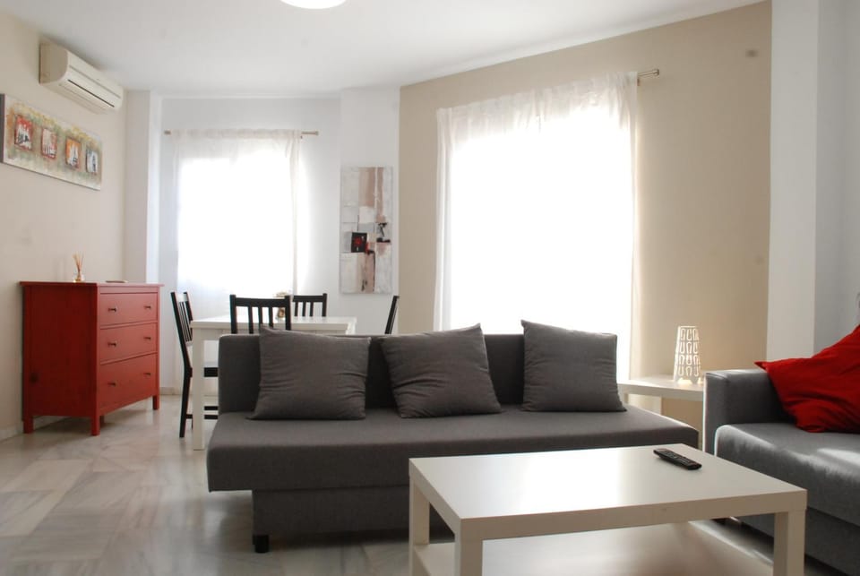 APT GUADALHORCE by Malaga Picasso Rentals Selection Apartment in Malaga
