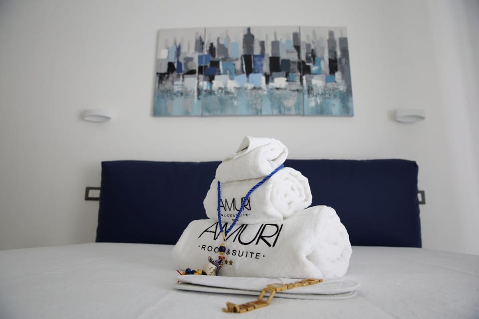 Bed, Property logo or sign, Bathroom, Balcony/Terrace, Bedroom, Drinks, heating, towels