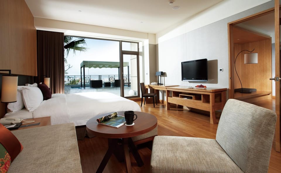 TV and multimedia, Photo of the whole room