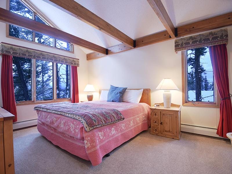 Bed, Natural landscape, View (from property/room), Bedroom, furniture