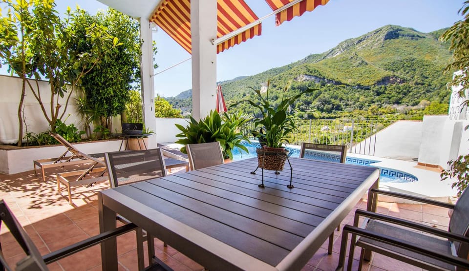 Off site, Day, Natural landscape, BBQ facilities, View (from property/room), Balcony/Terrace, Balcony/Terrace, Dining area, Mountain view, Swimming pool