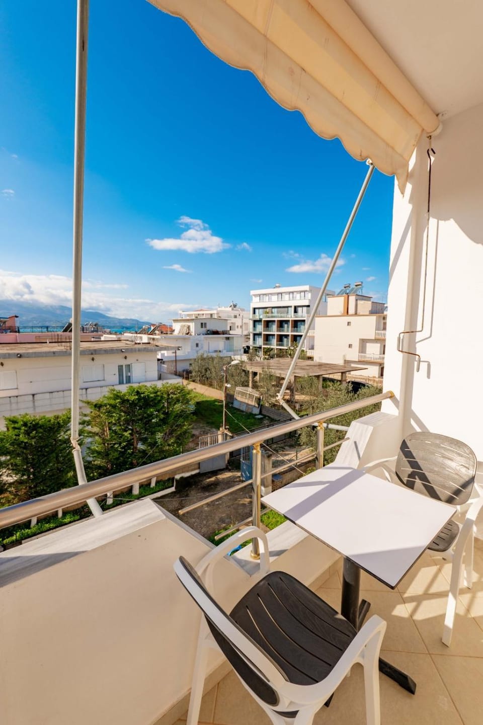 Patio, Balcony/Terrace, Seating area, River view