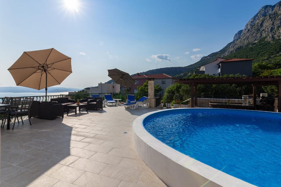 Sea view, Swimming pool