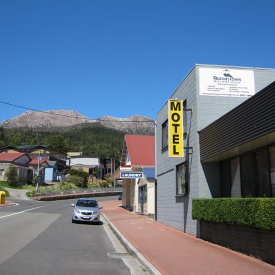 Property building, Property logo or sign, Street view