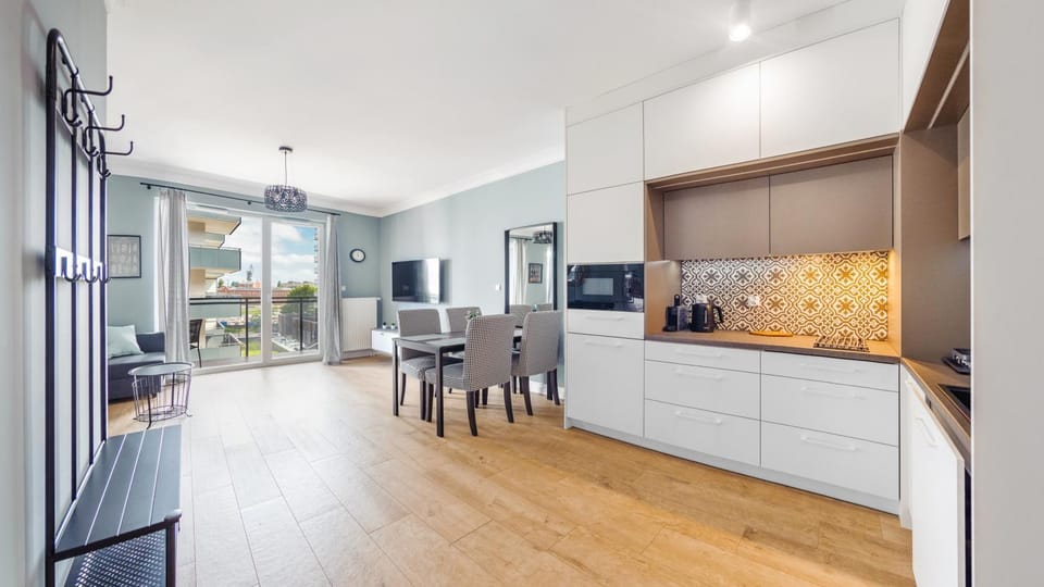 Kitchen or kitchenette, Living room