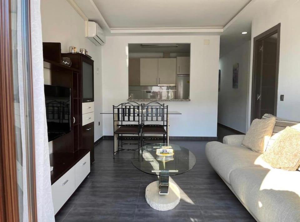 Living room, Photo of the whole room