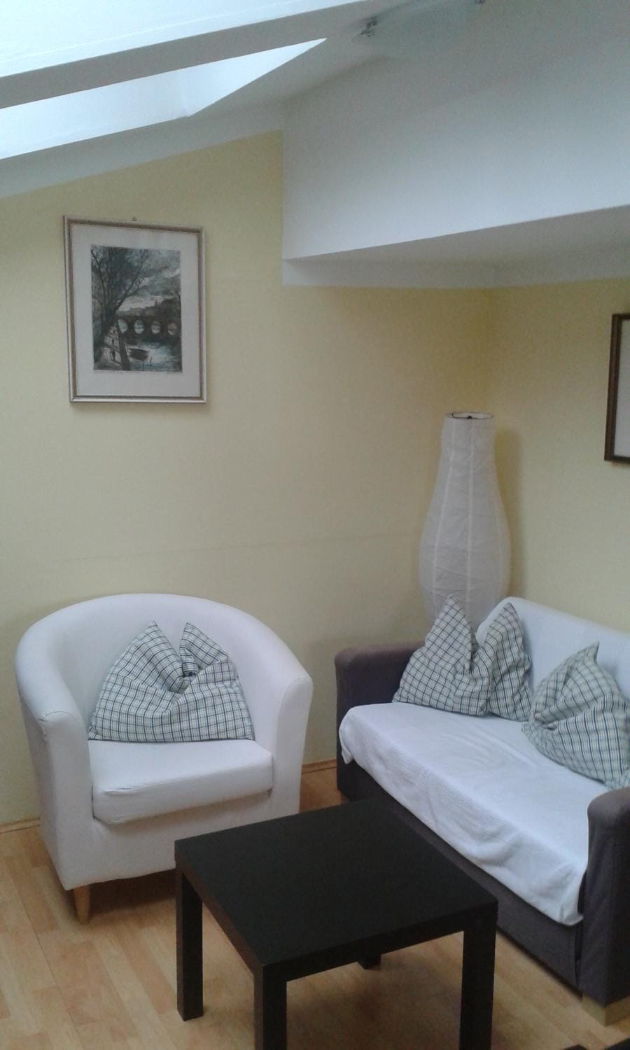 Photo of the whole room, Decorative detail