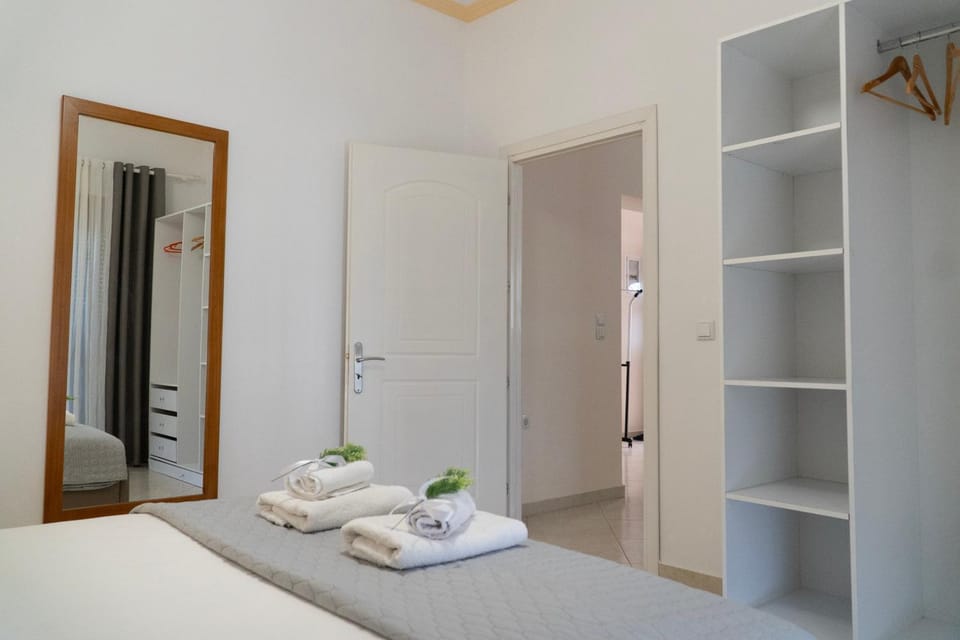 Bedroom, wardrobe