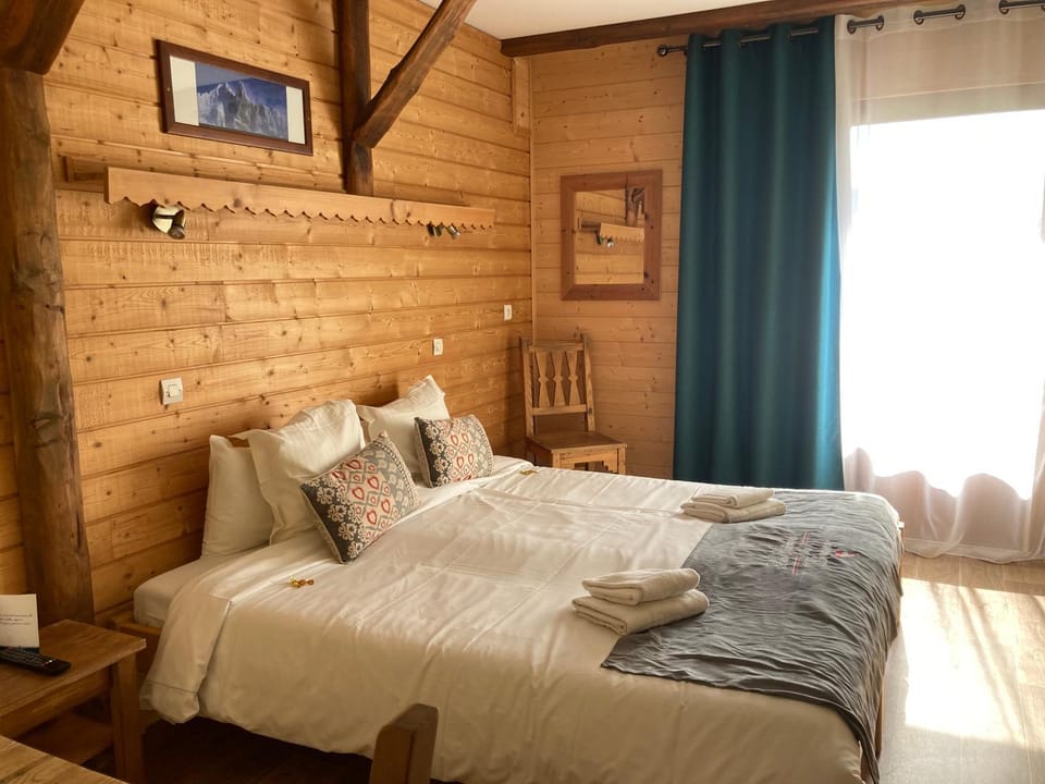 Bed, TV and multimedia, Photo of the whole room, Bedroom, internet