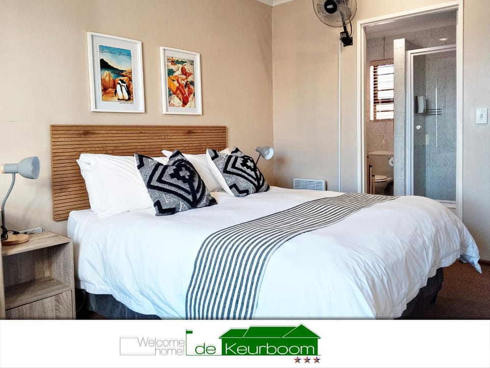 Bed, Bathroom, Photo of the whole room, Bedroom