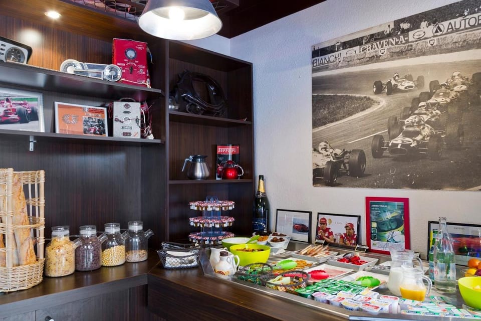 Food close-up, Coffee/tea facilities, Dining area, Food, Breakfast, Buffet breakfast, Drinks, Non alcoholic drinks