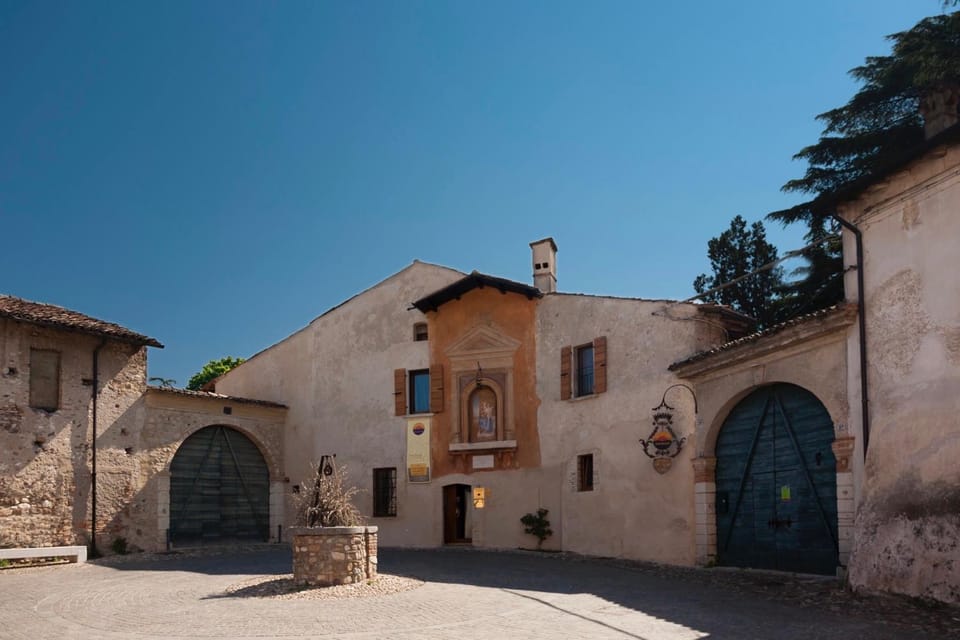 Facade/entrance, Neighbourhood, Street view