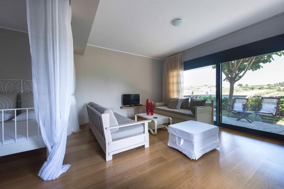 Living room, Bedroom