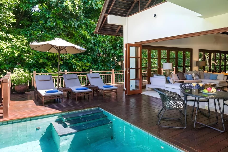 Patio, Garden, Balcony/Terrace, Living room, Seating area, Garden view, Pool view, Swimming pool, sunbed
