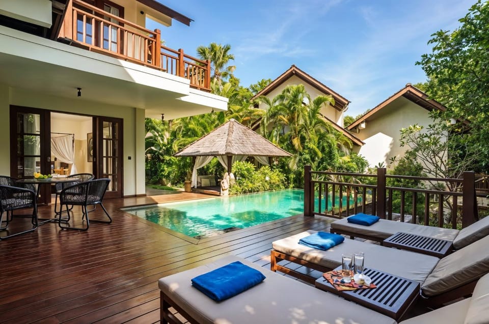 Property building, Balcony/Terrace, Garden view, Pool view, Swimming pool, sunbed