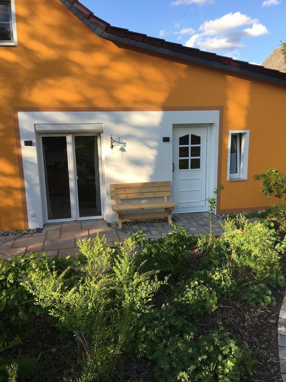 Facade/entrance, BBQ facilities, Garden, Balcony/Terrace