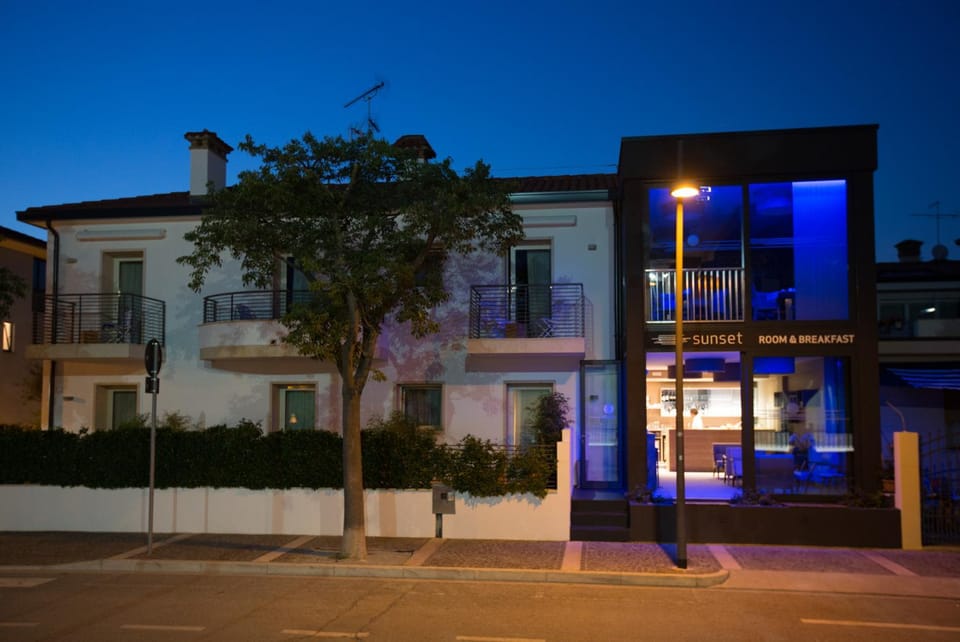Property building, Facade/entrance, Sea view