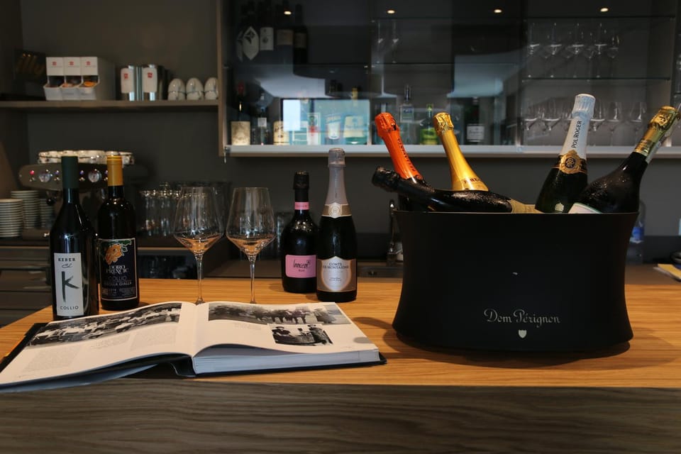 Lounge or bar