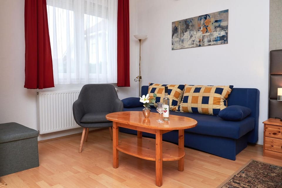 Seating area, internet, air conditioner