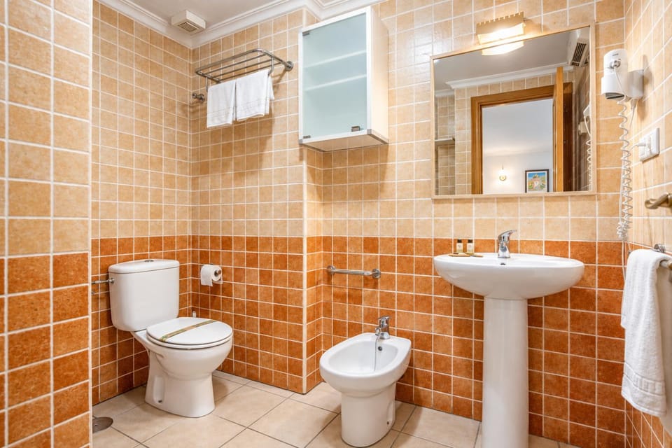 Shower, Bathroom, flat iron, towels