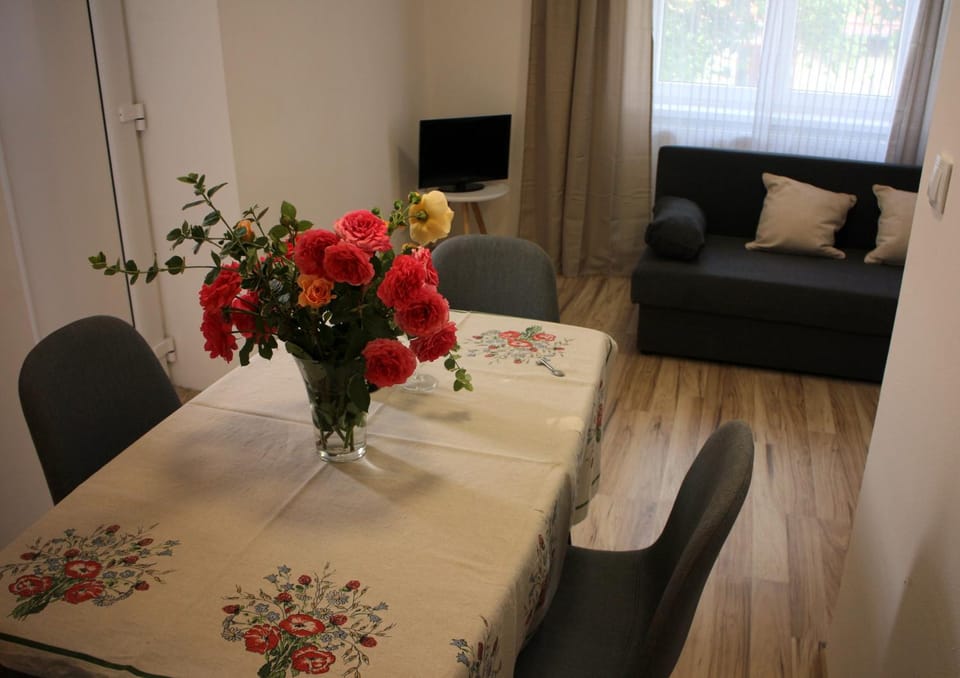 Living room, Photo of the whole room