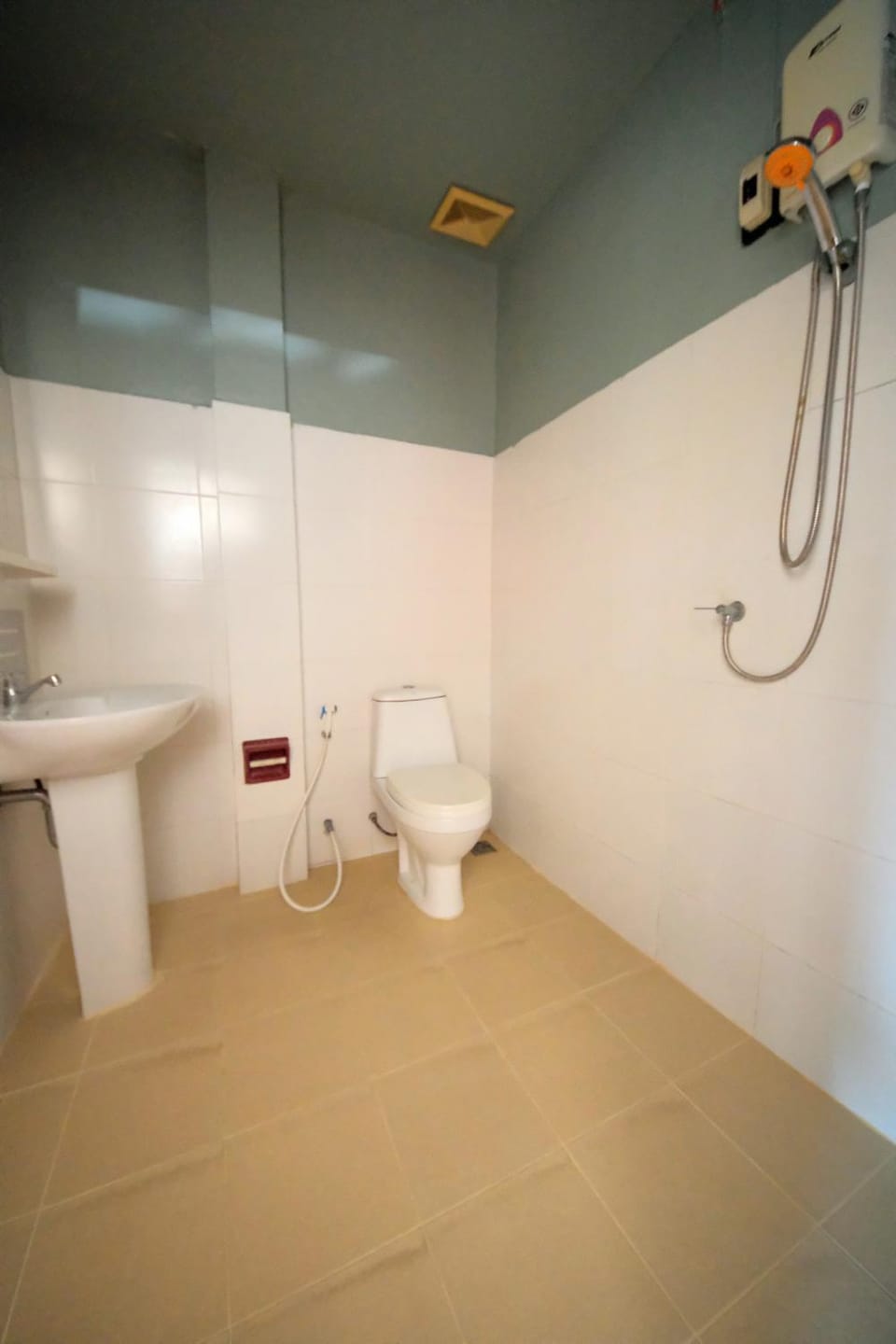 Pineapple Guesthouse Bed and Breakfast in Phuket