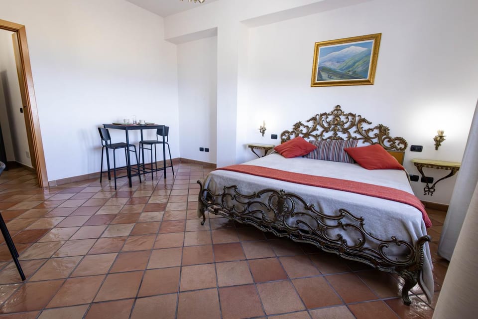 Bed, Bedroom, Breakfast