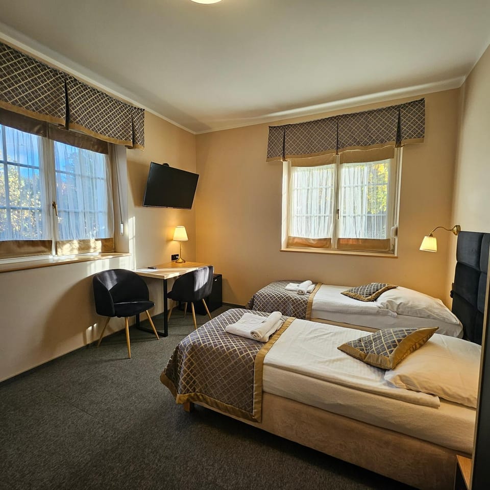 Willa Kłodzko-Zacisze - Sauna - Parking - Siłownia - Komnata Solna Bed and Breakfast in Lower Silesian Voivodeship