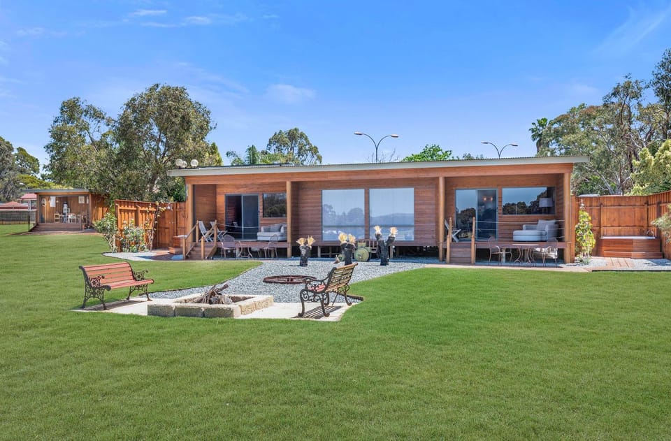 The Swan Valley Retreat Hotel in Henley Brook